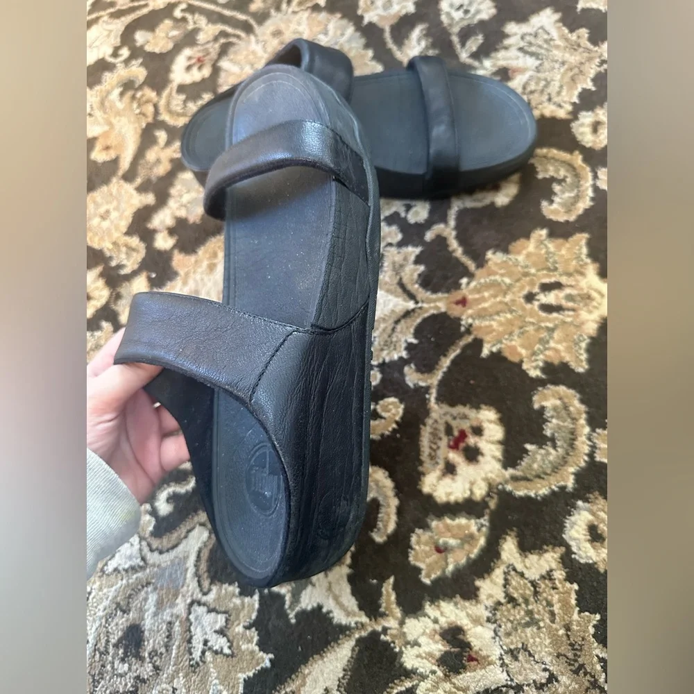 Fitflop $100 Lulu slide sandals. Size 8. - Picture 4 of 9